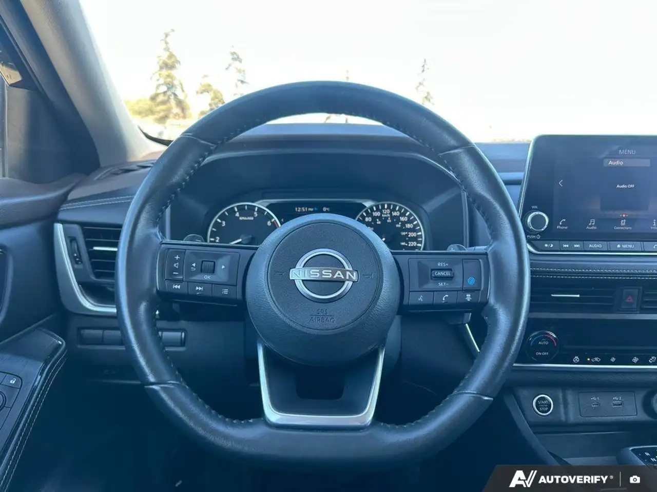Nissan Rogue снимка Nissan Rogue