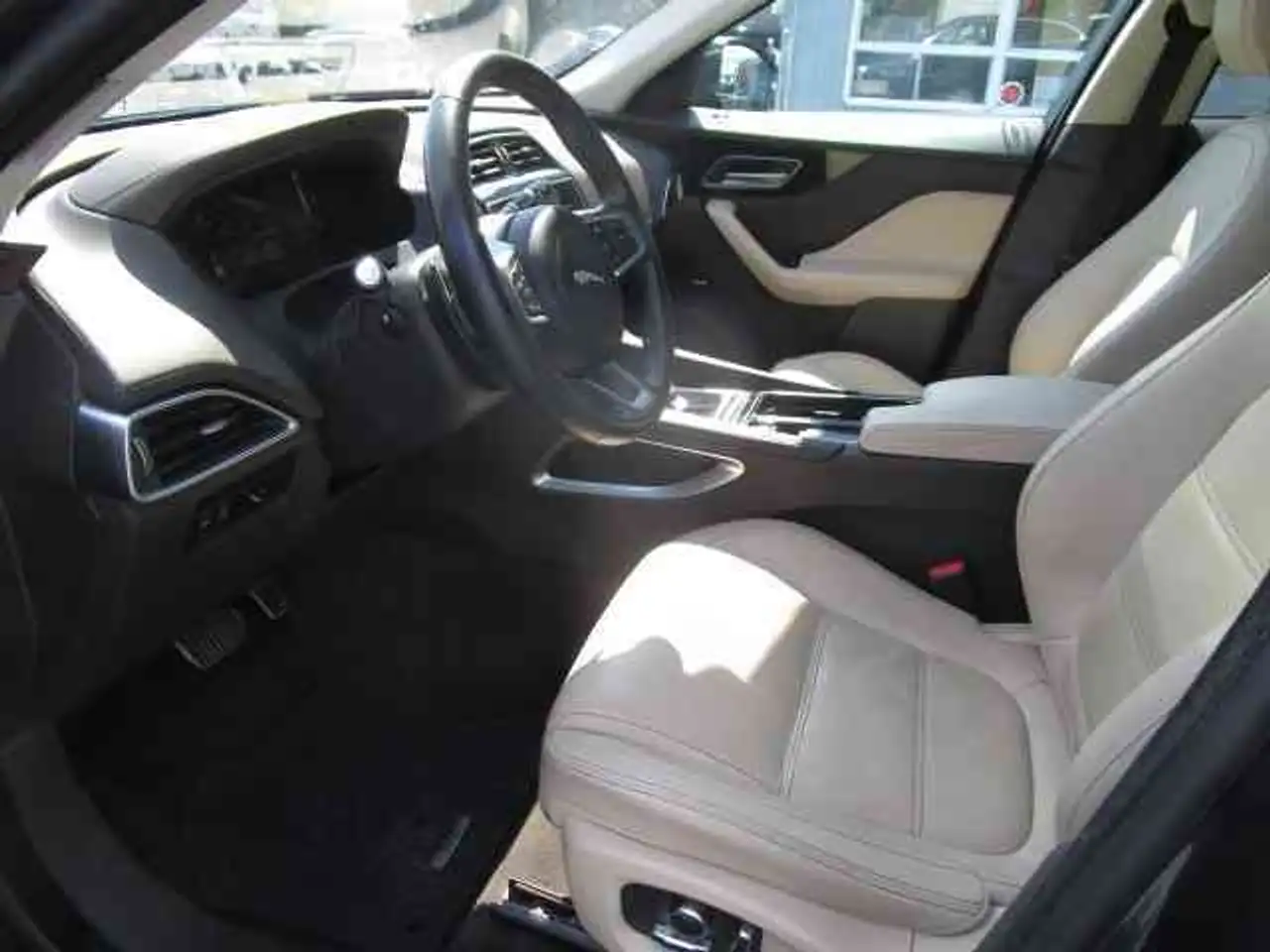 Jaguar F-Pace снимка Jaguar F-Pace