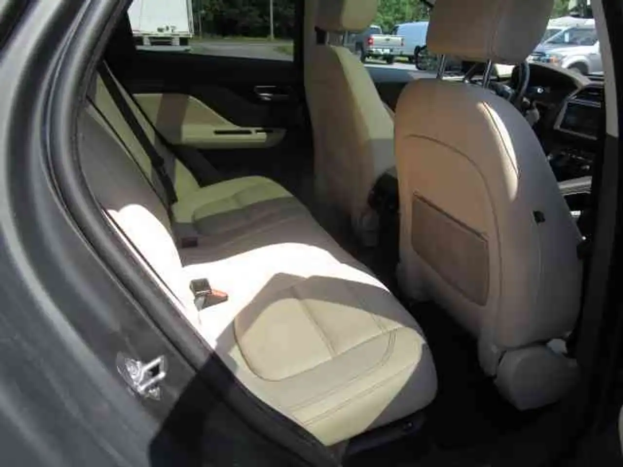 Jaguar F-Pace снимка Jaguar F-Pace