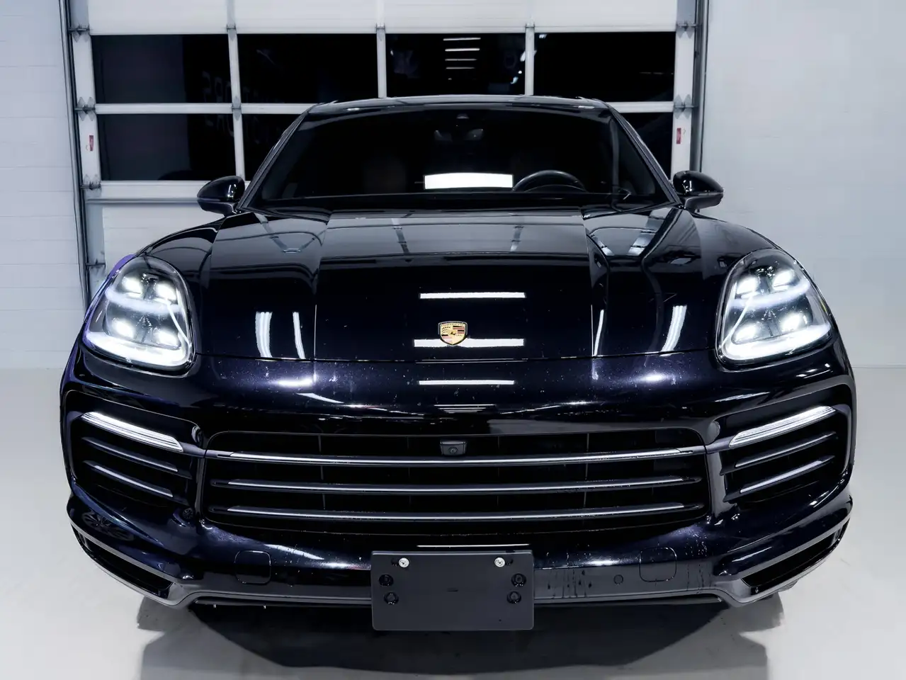 Porsche Cayenne снимка Porsche Cayenne