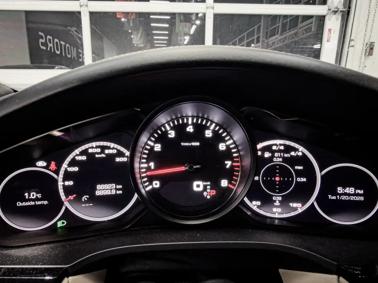 Porsche Cayenne снимка Porsche Cayenne