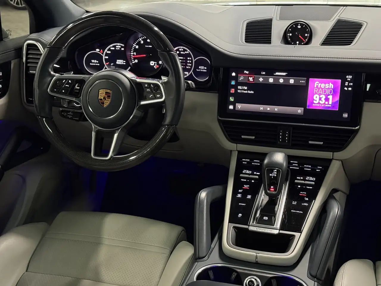 Porsche Cayenne photo Porsche Cayenne