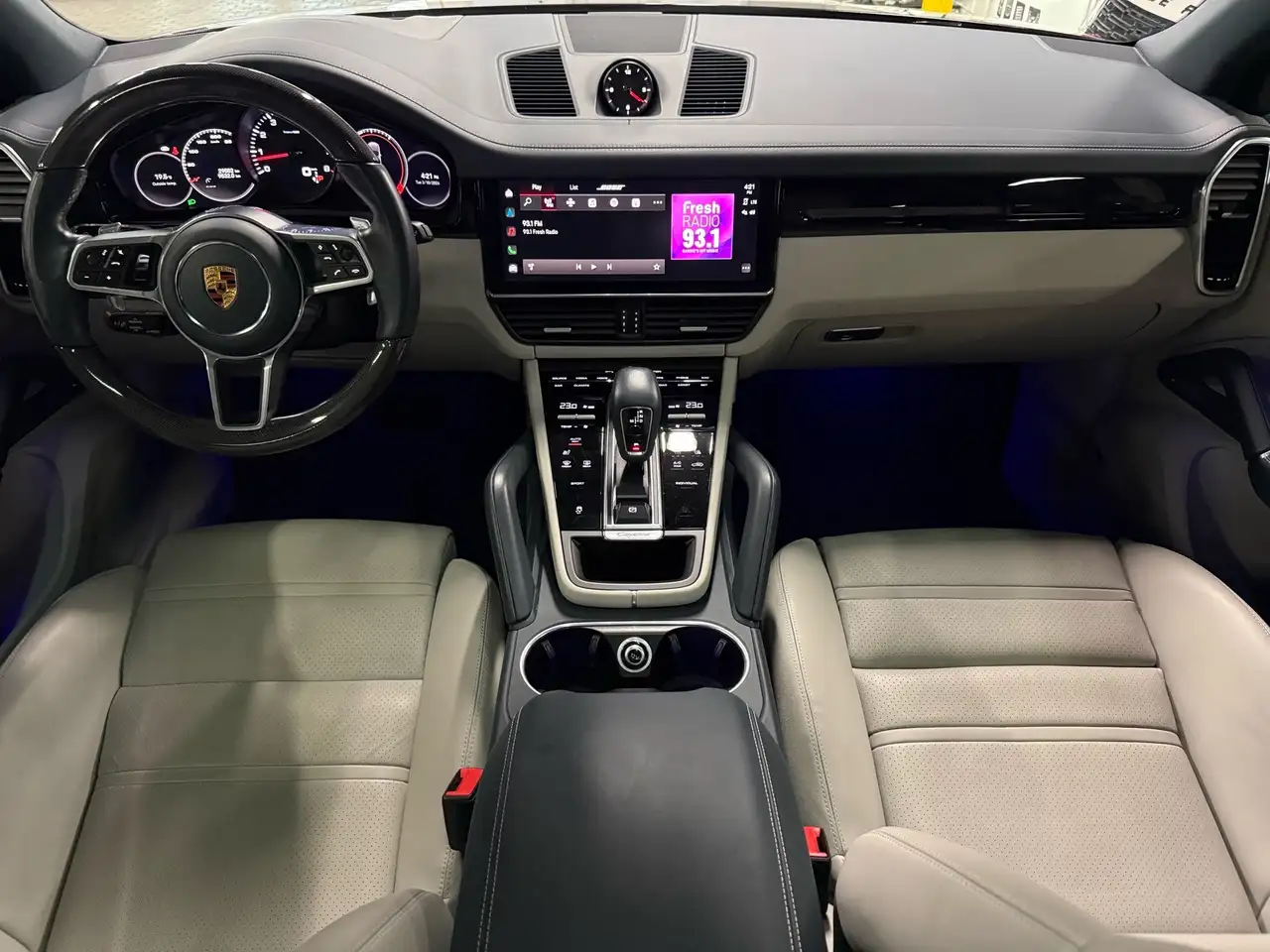 Porsche Cayenne photo Porsche Cayenne