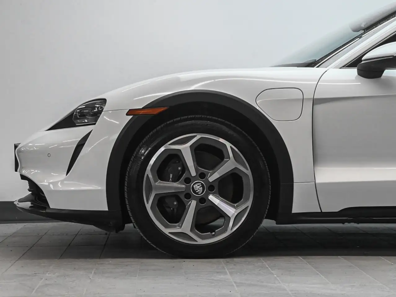 Porsche Taycan снимка Porsche Taycan