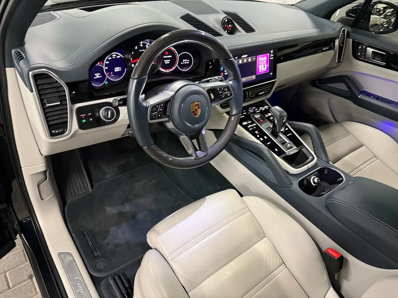 Porsche Cayenne photo Porsche Cayenne