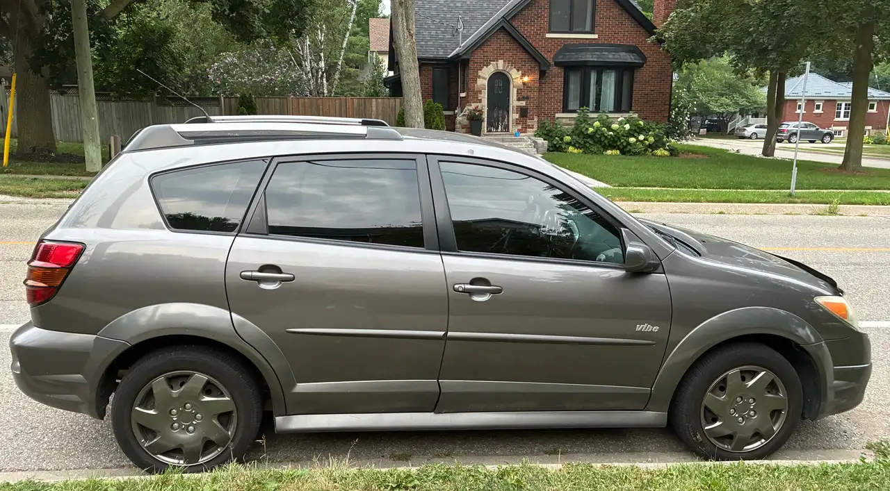 Pontiac Vibe снимка Pontiac Vibe