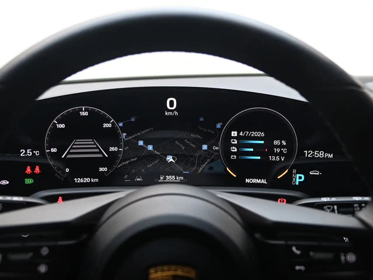 Porsche Taycan снимка Porsche Taycan