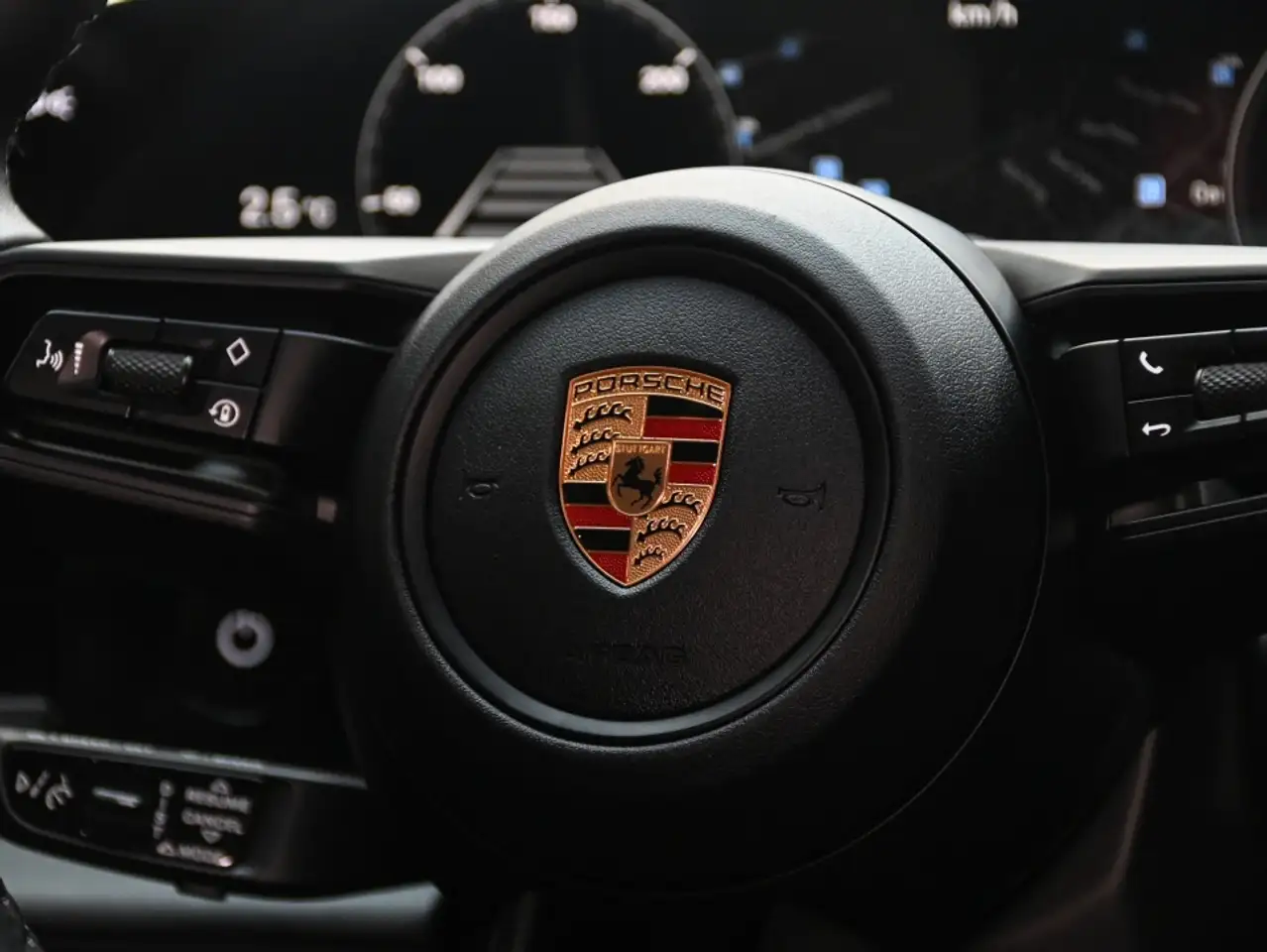 Porsche Taycan снимка Porsche Taycan