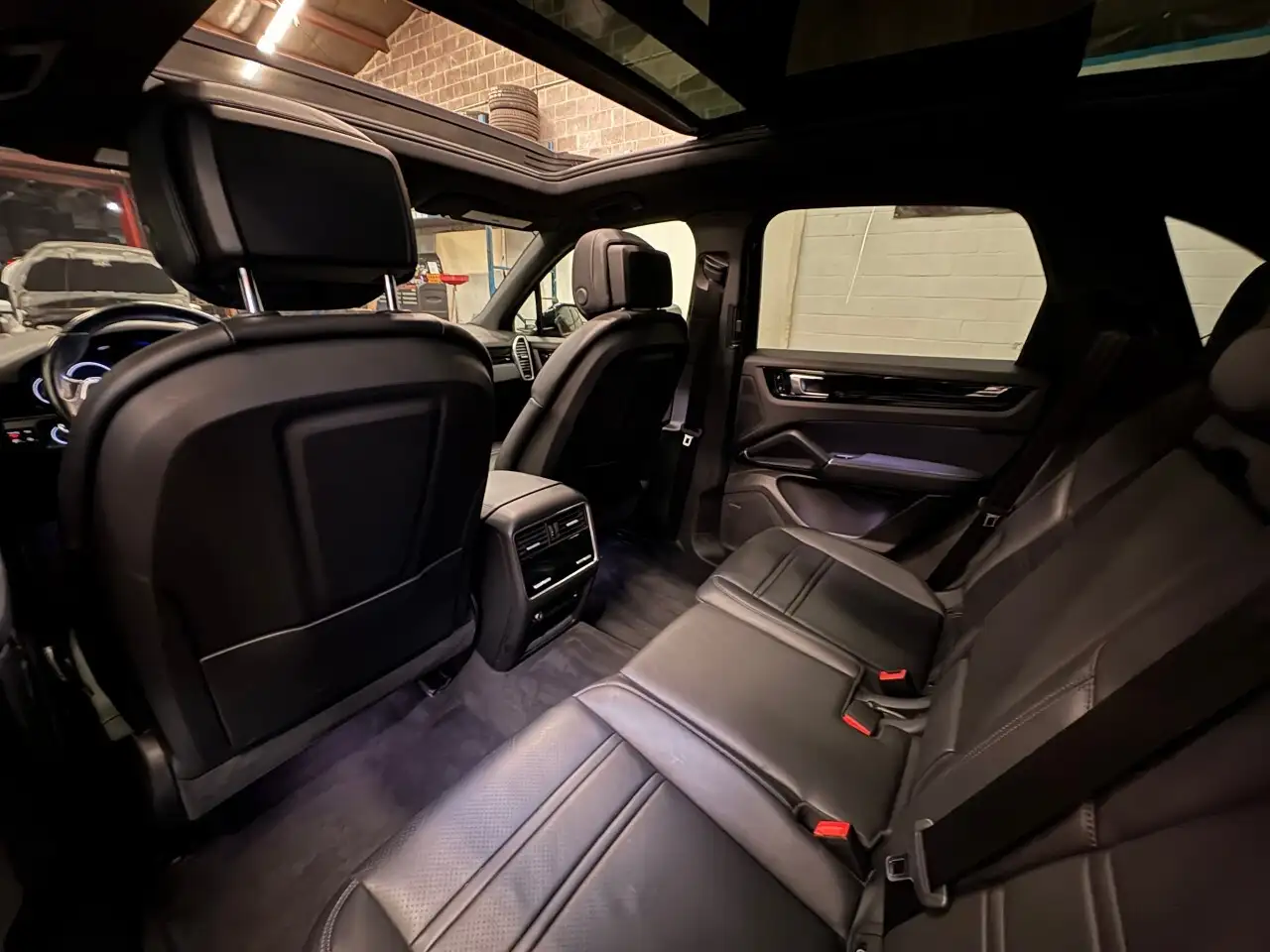 Porsche Cayenne снимка Porsche Cayenne