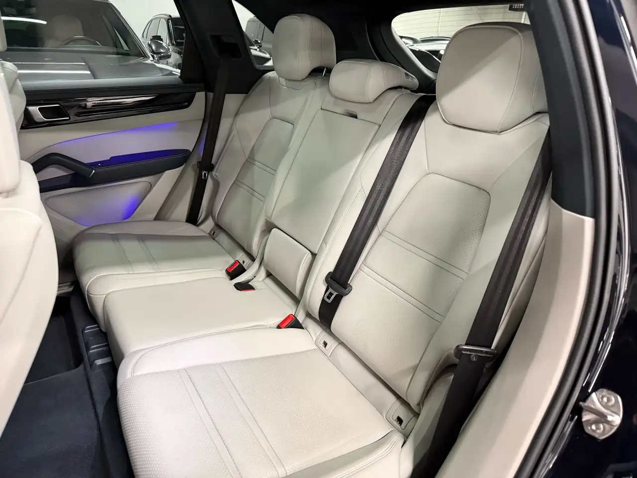 Porsche Cayenne photo Porsche Cayenne