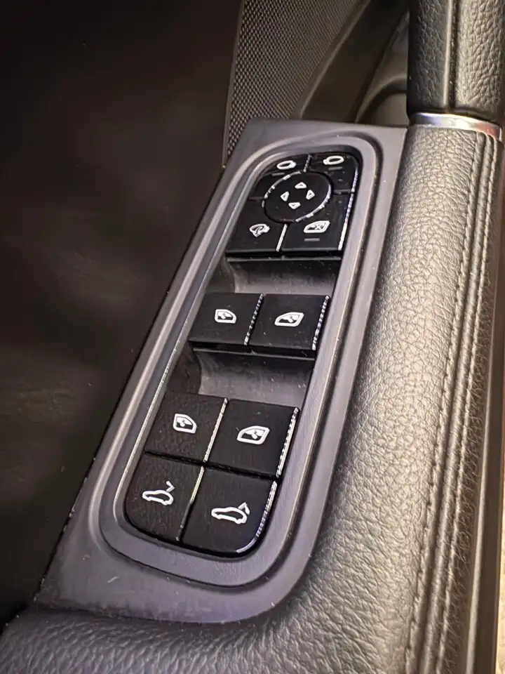 Porsche Cayenne снимка Porsche Cayenne