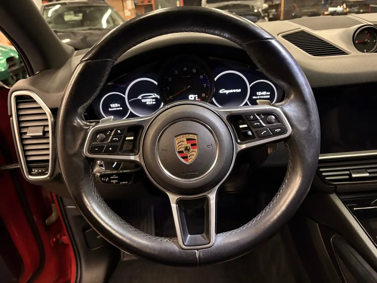 Porsche Cayenne снимка Porsche Cayenne