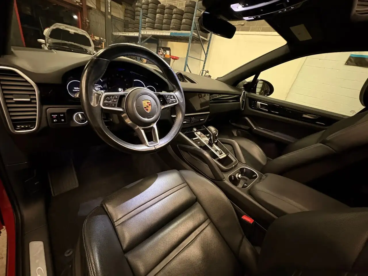 Porsche Cayenne снимка Porsche Cayenne