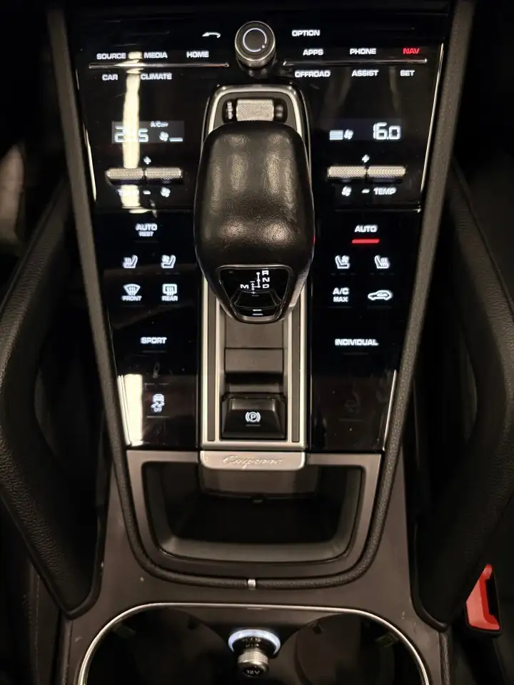 Porsche Cayenne снимка Porsche Cayenne