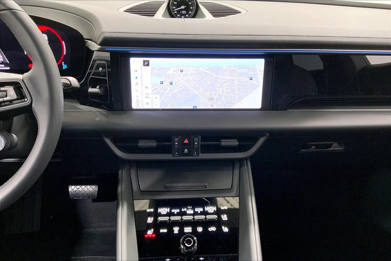 Porsche Macan снимка Porsche Macan