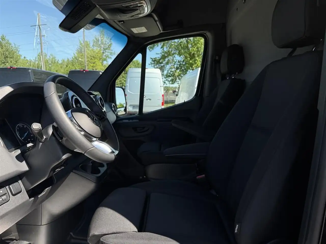 Mercedes-Benz eSprinter photo Mercedes-Benz eSprinter