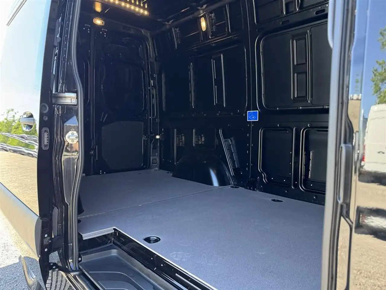 Mercedes-Benz eSprinter photo Mercedes-Benz eSprinter