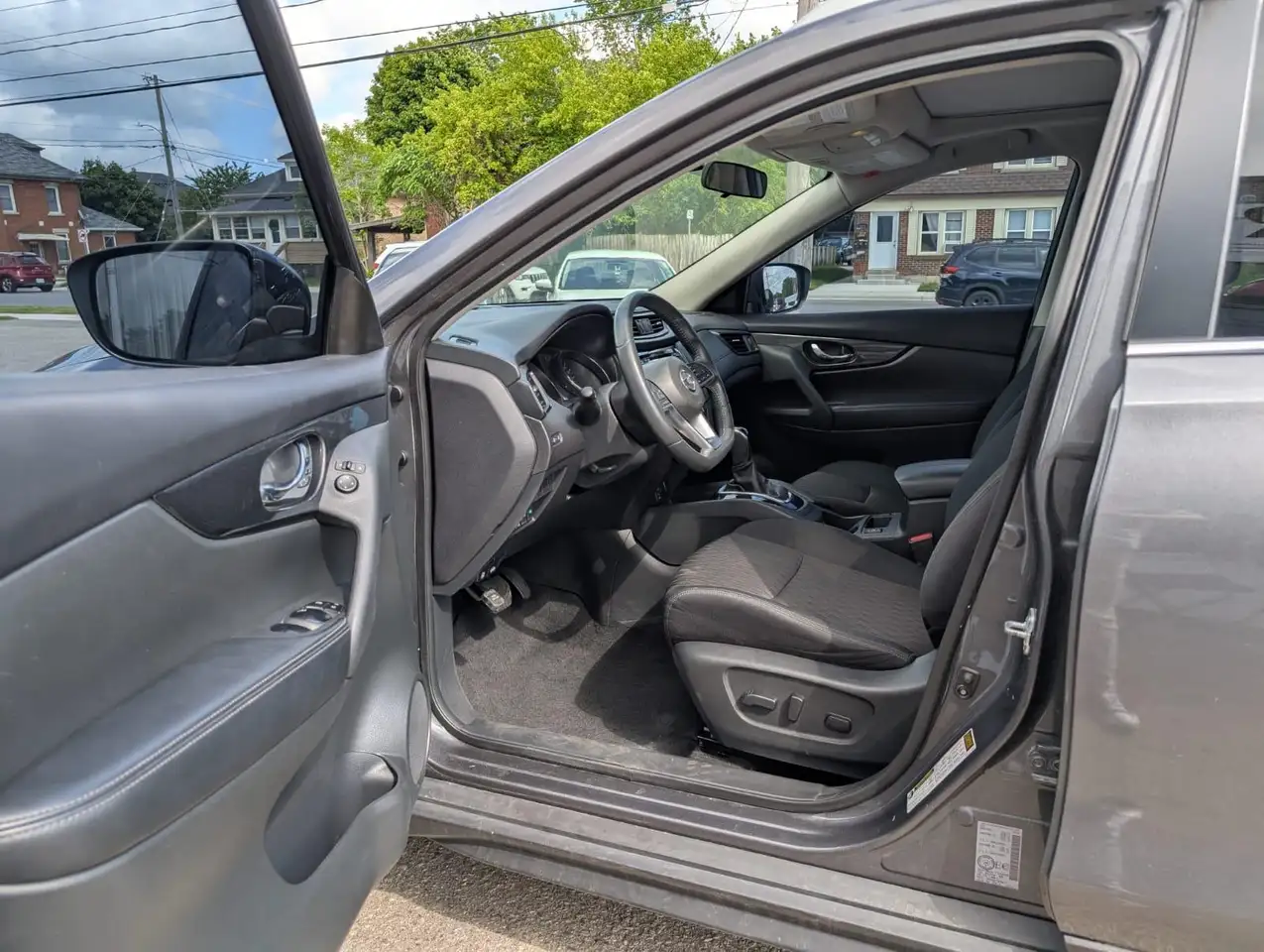 Nissan Rogue снимка Nissan Rogue