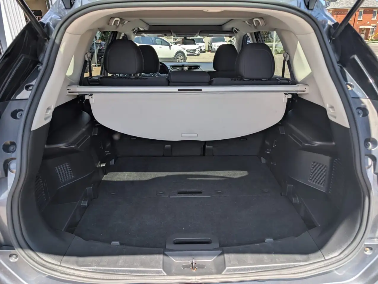 Nissan Rogue снимка Nissan Rogue