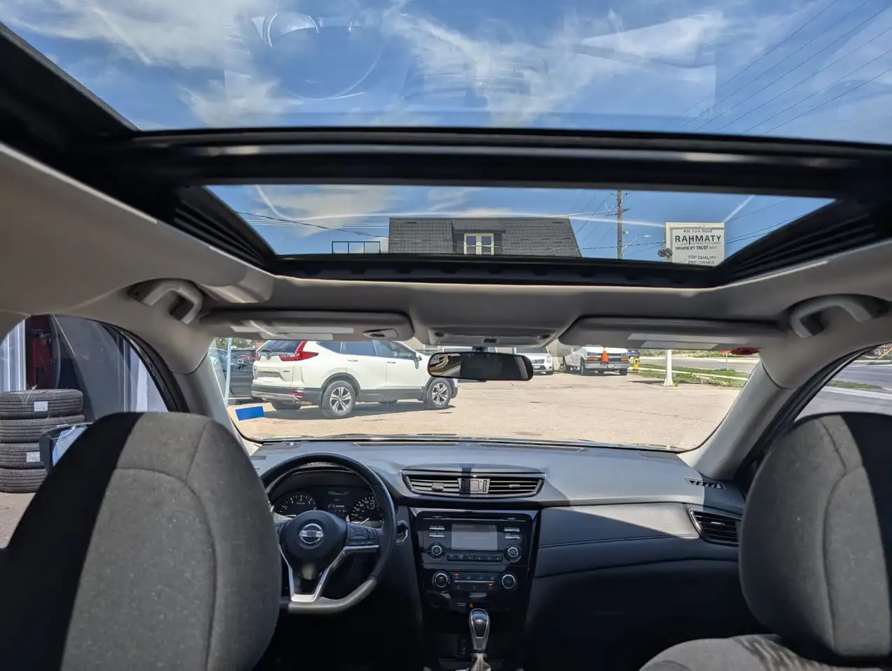 Nissan Rogue снимка Nissan Rogue