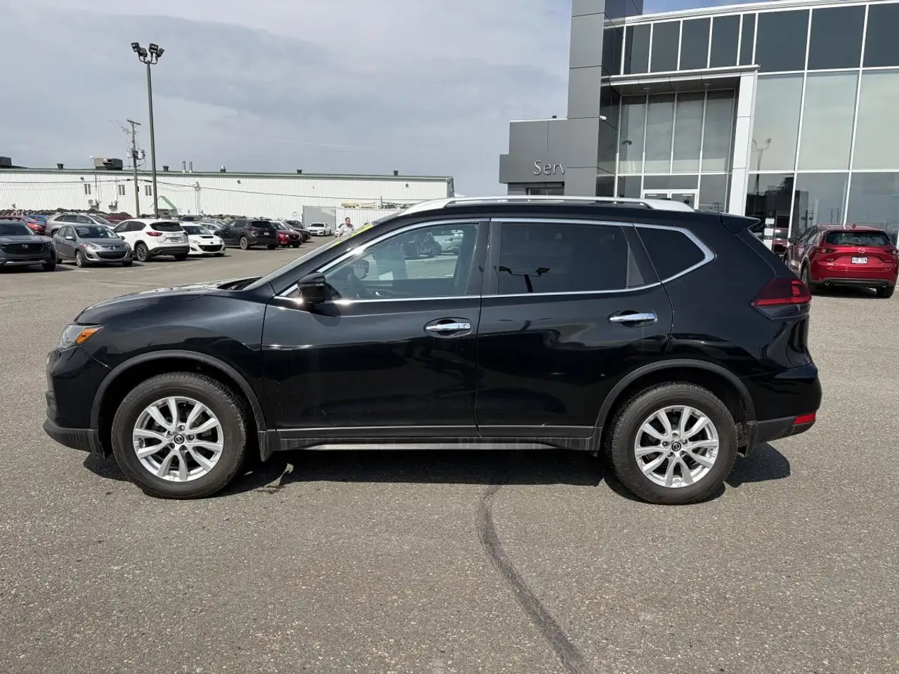 Nissan Rogue снимка Nissan Rogue