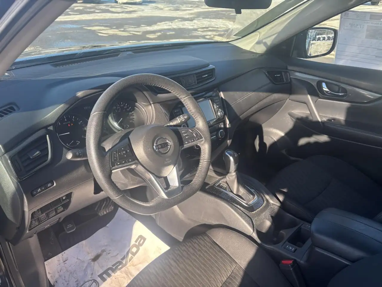 Nissan Rogue снимка Nissan Rogue