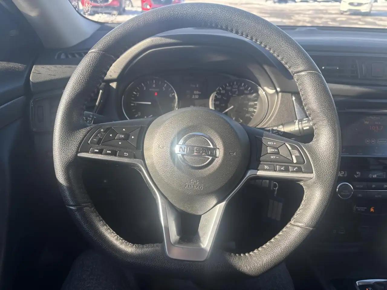 Nissan Rogue снимка Nissan Rogue