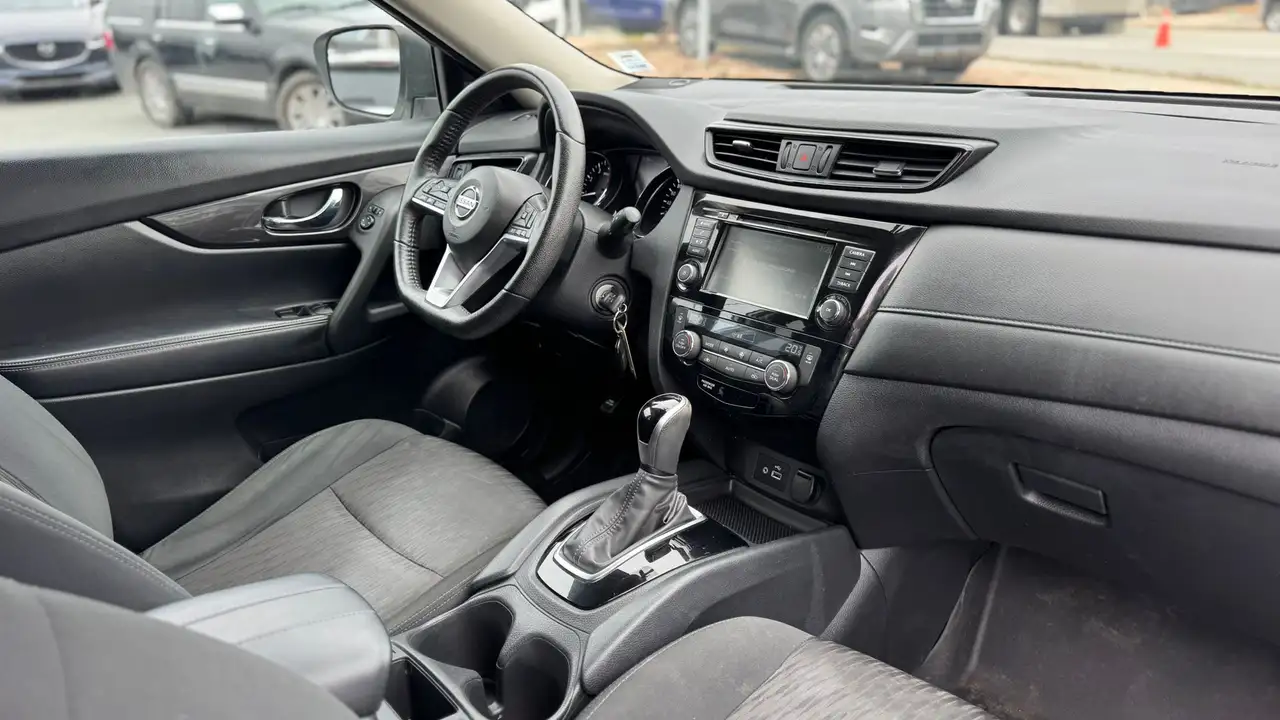 Nissan Rogue fotografie Nissan Rogue