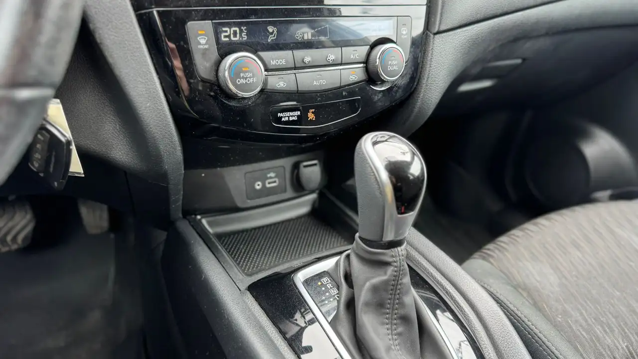 Nissan Rogue fotografie Nissan Rogue