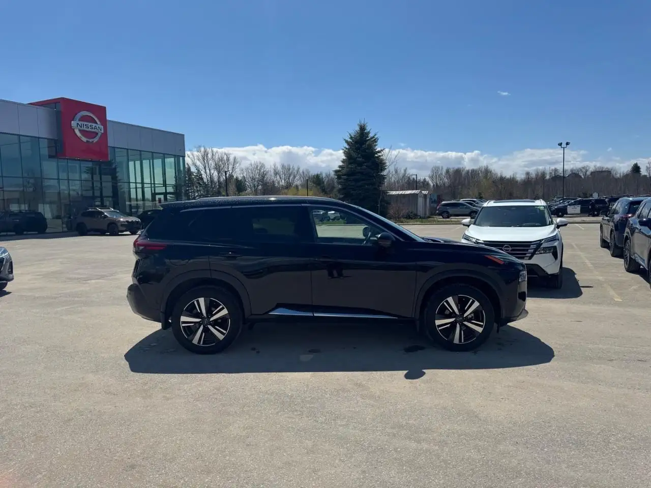 Nissan Rogue снимка Nissan Rogue