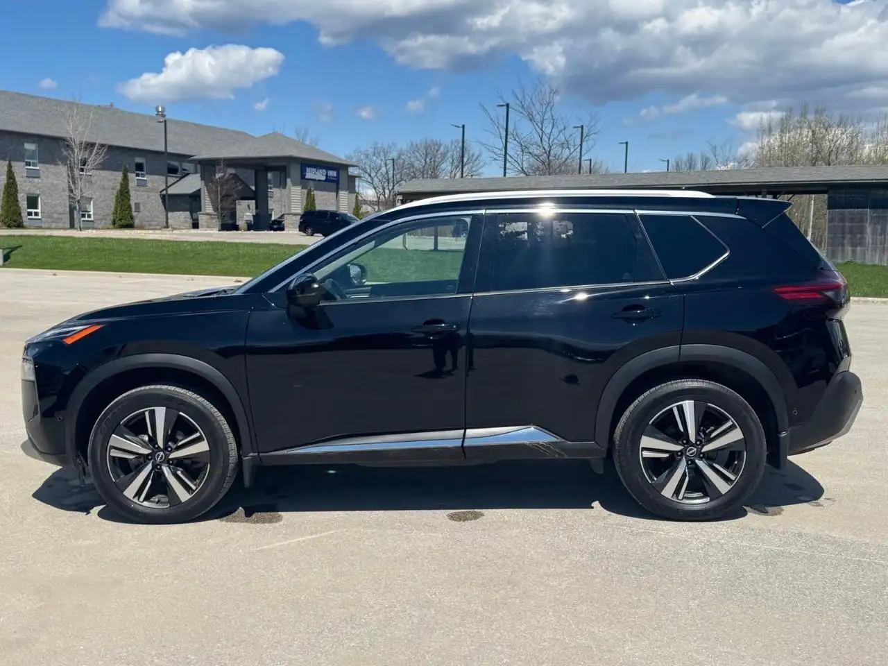 Nissan Rogue снимка Nissan Rogue