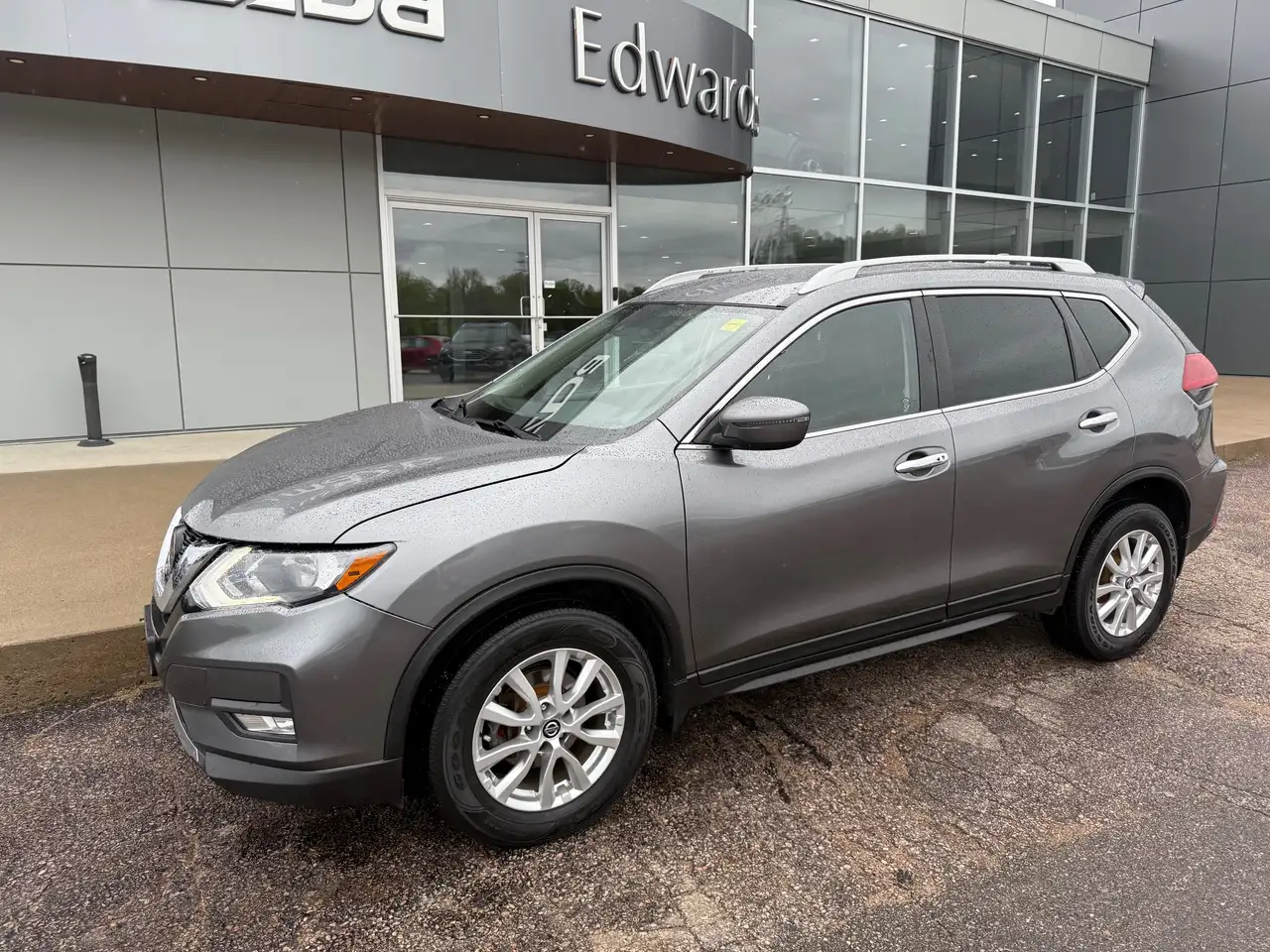Nissan Rogue снимка Nissan Rogue