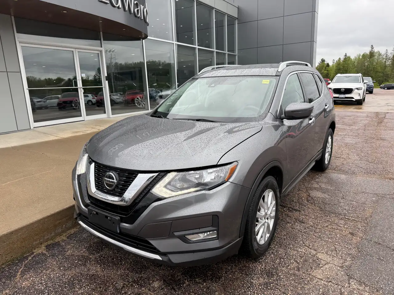 Nissan Rogue снимка Nissan Rogue