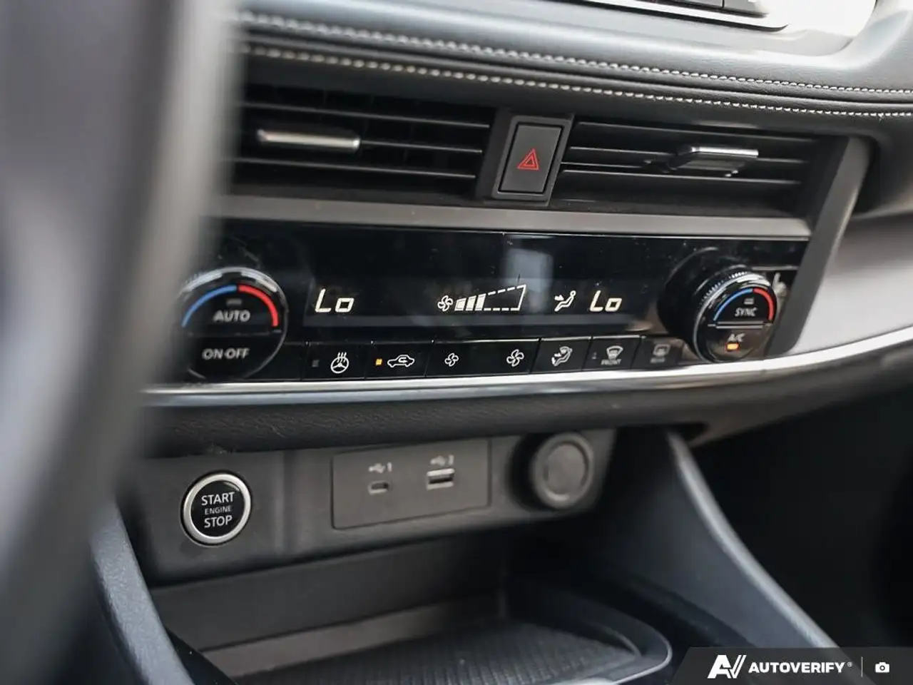 Nissan Rogue photo Nissan Rogue