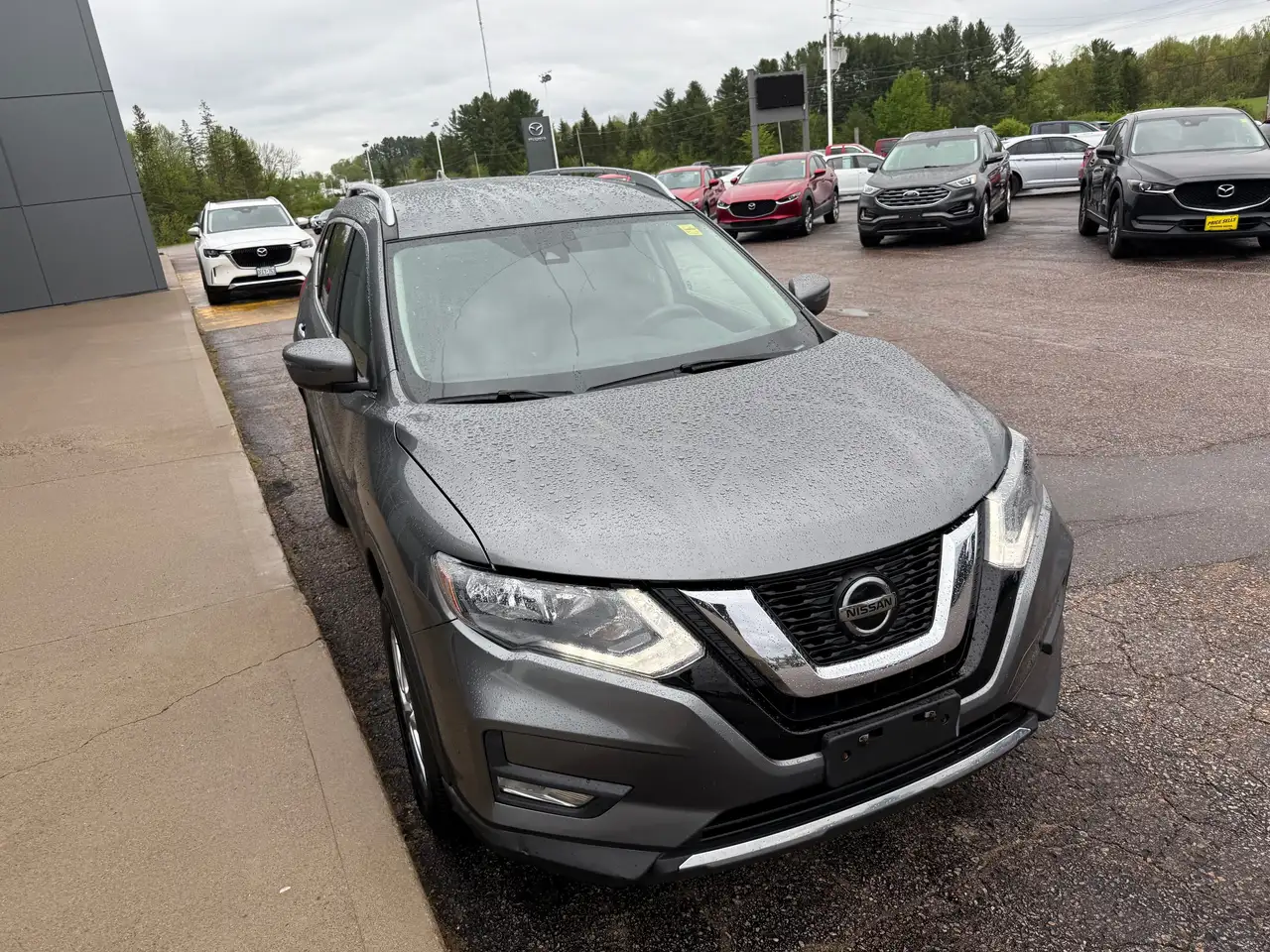 Nissan Rogue снимка Nissan Rogue