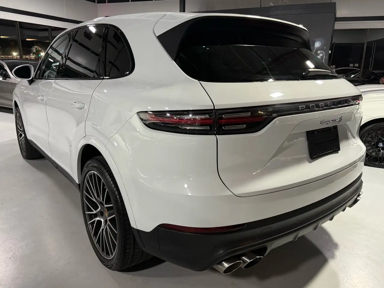 Porsche Cayenne photo Porsche Cayenne