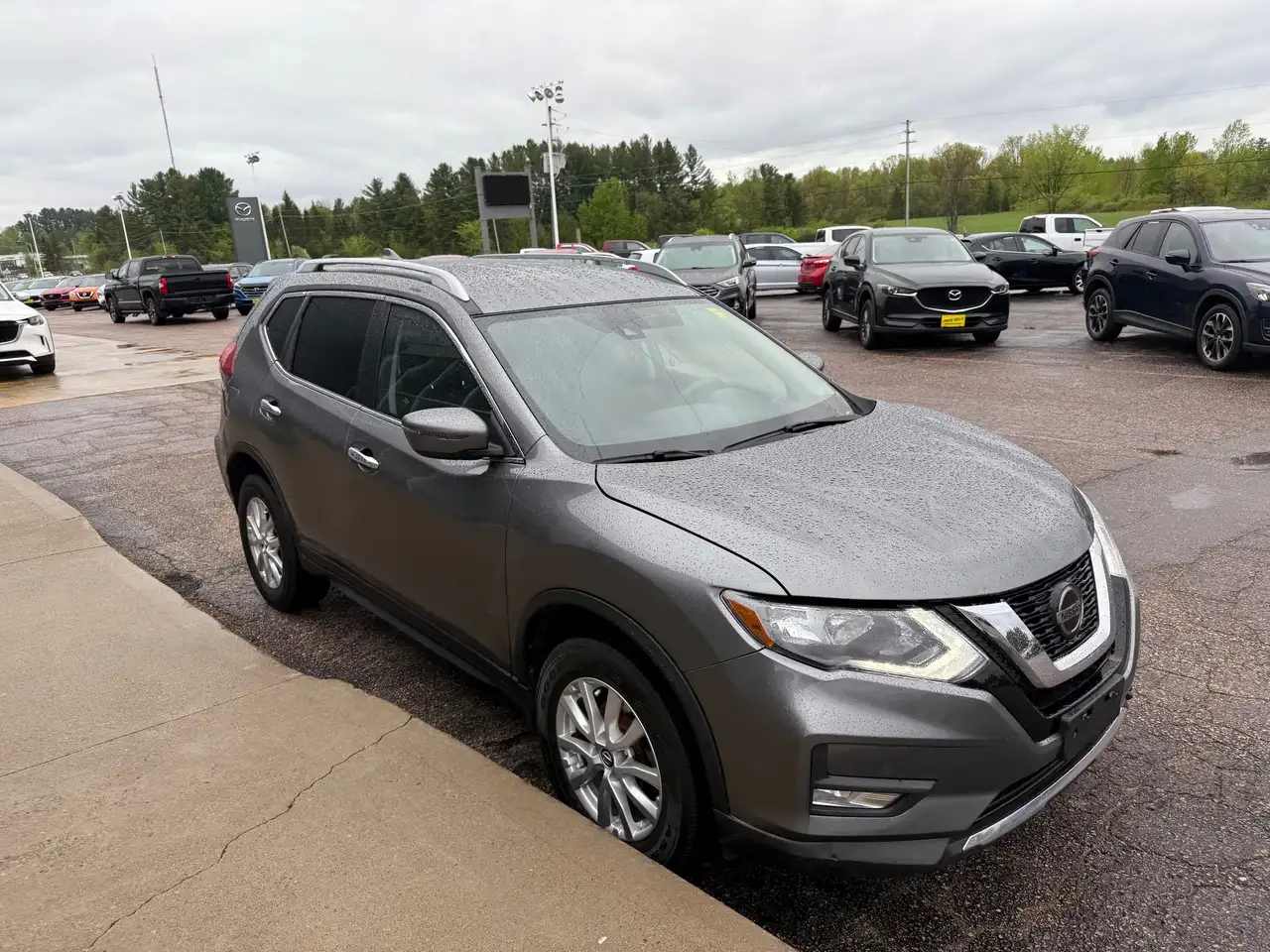 Nissan Rogue снимка Nissan Rogue