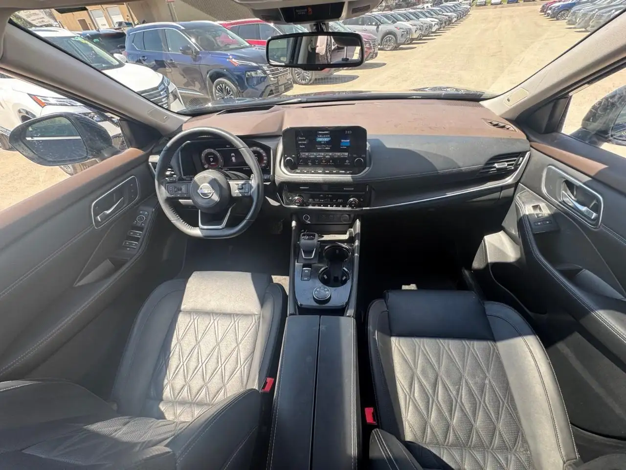 Nissan Rogue снимка Nissan Rogue