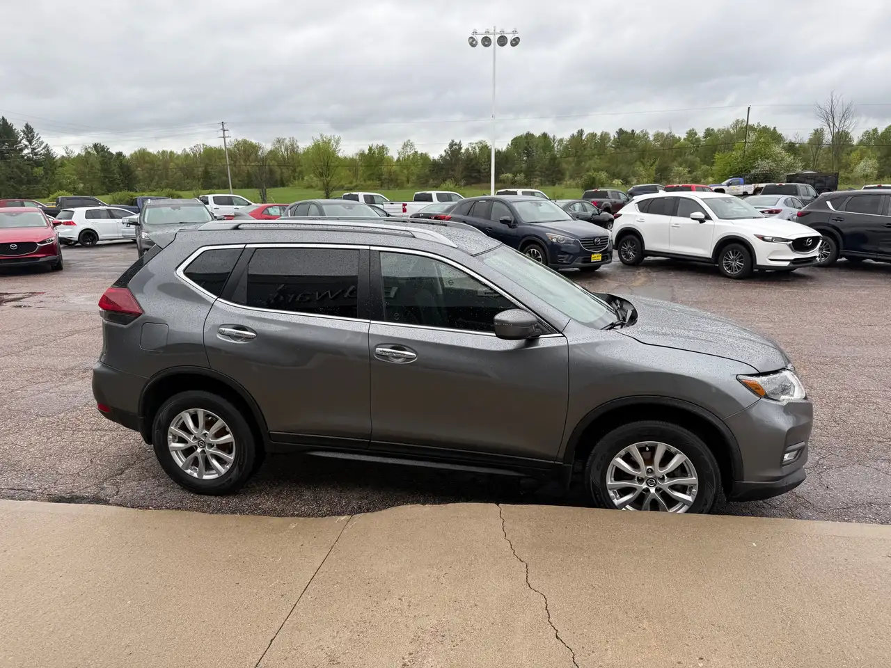 Nissan Rogue снимка Nissan Rogue