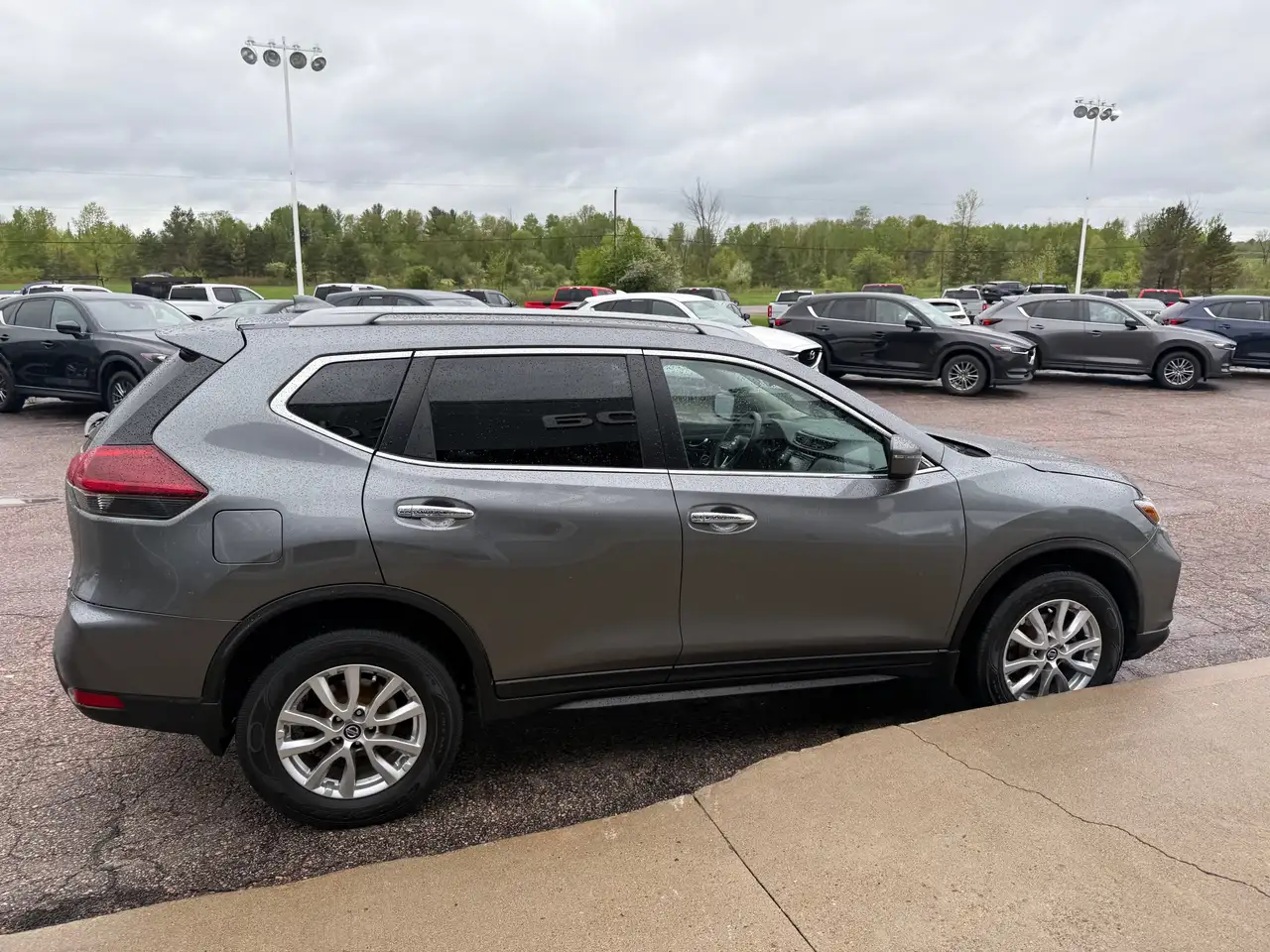 Nissan Rogue снимка Nissan Rogue