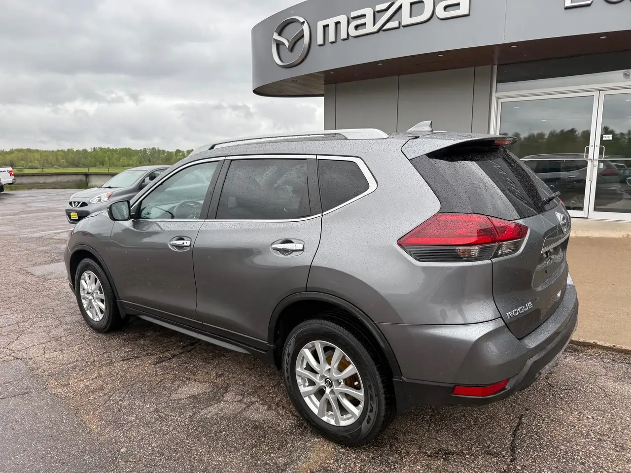 Nissan Rogue снимка Nissan Rogue