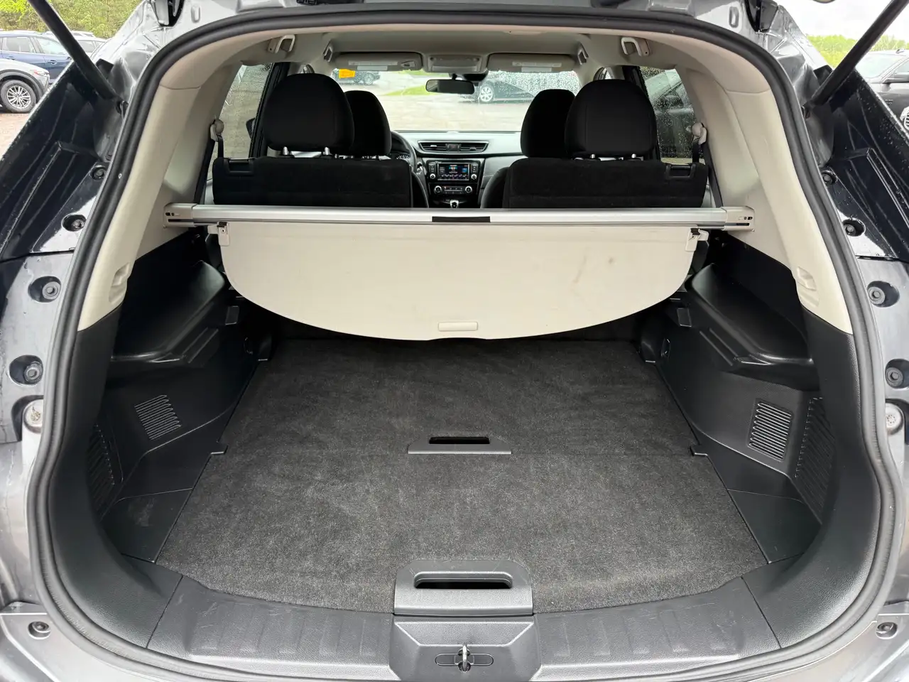 Nissan Rogue снимка Nissan Rogue