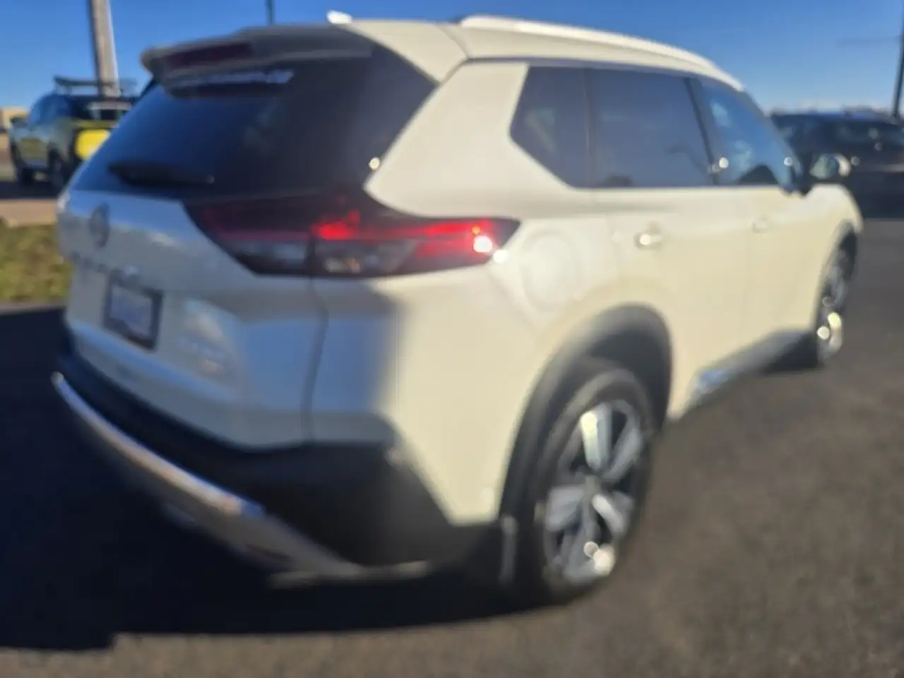 Nissan Rogue снимка Nissan Rogue