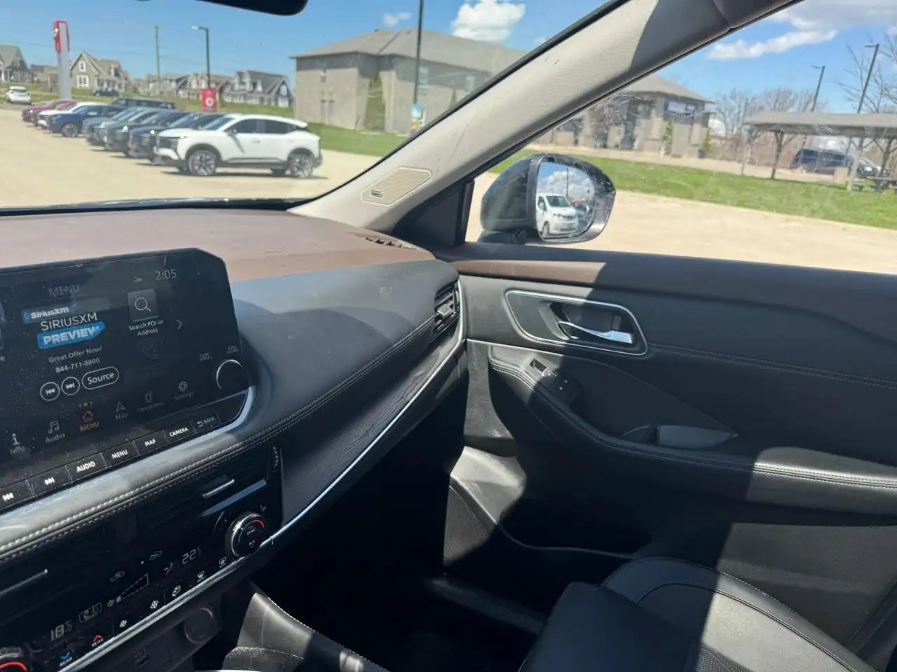 Nissan Rogue снимка Nissan Rogue