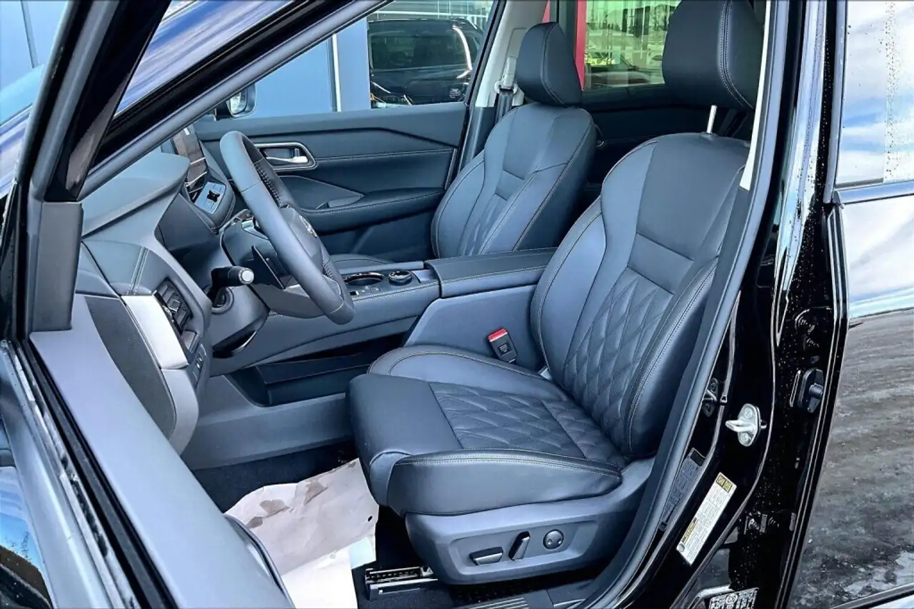 Nissan Rogue fotografie Nissan Rogue