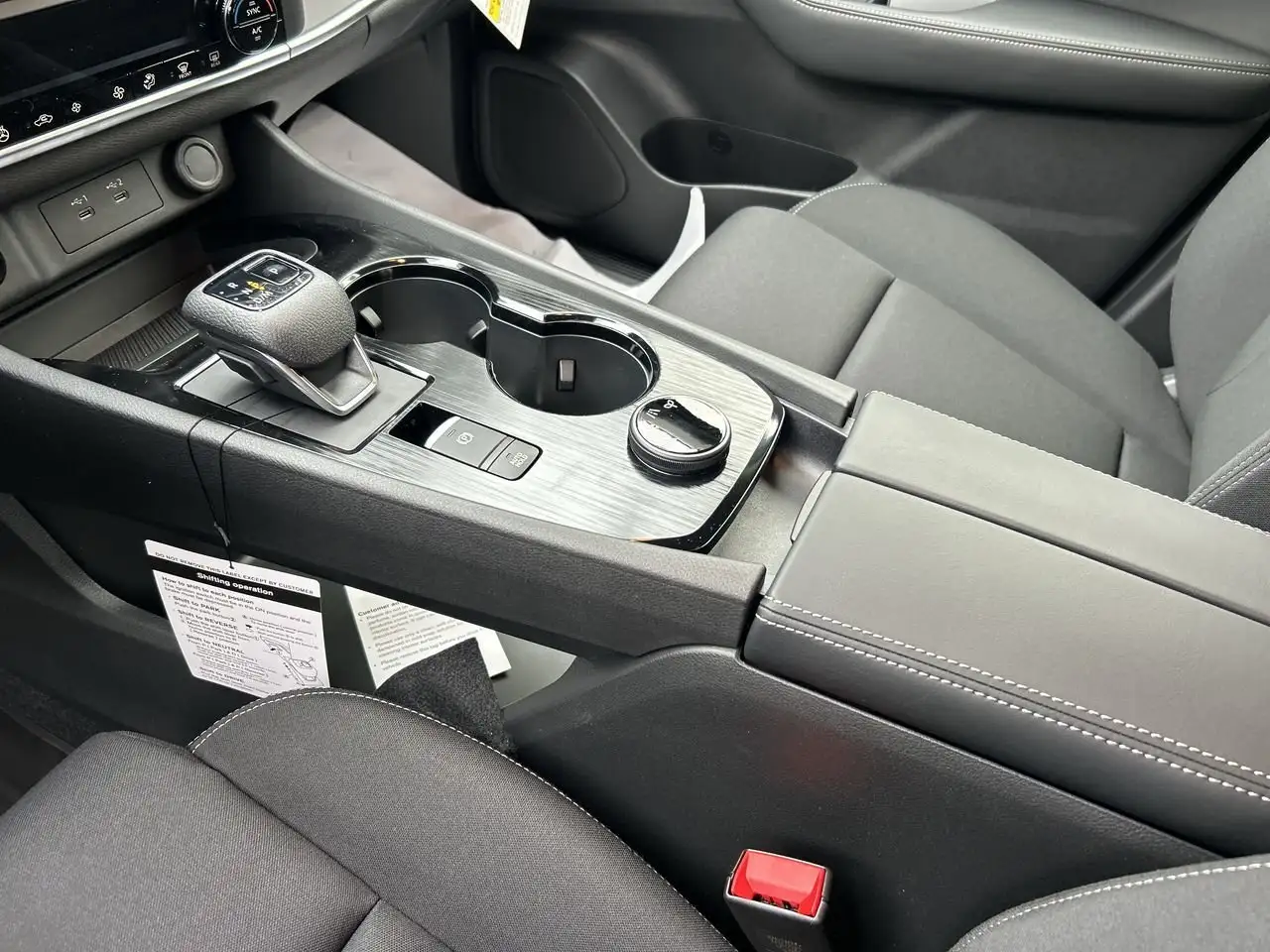 Nissan Rogue fotografie Nissan Rogue