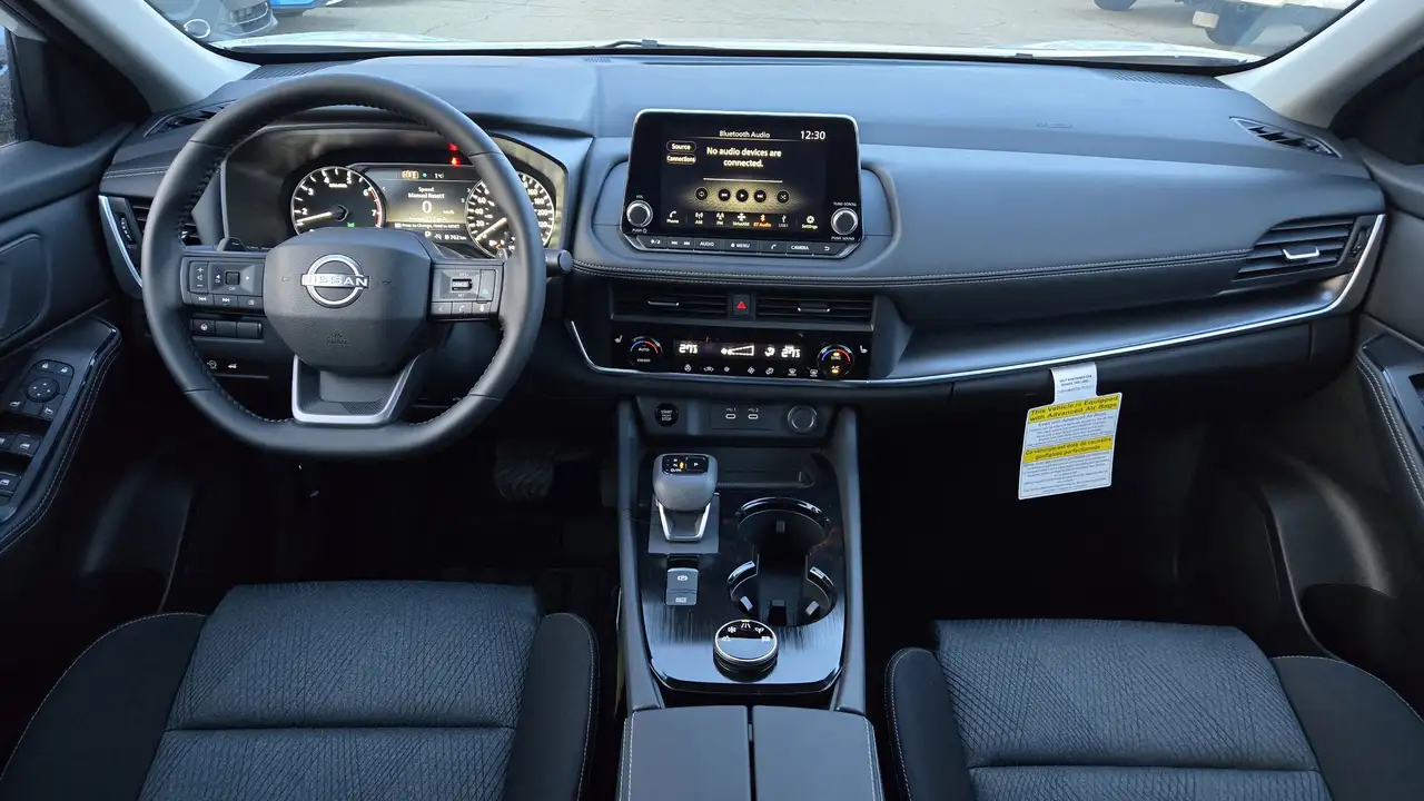 Nissan Rogue снимка Nissan Rogue