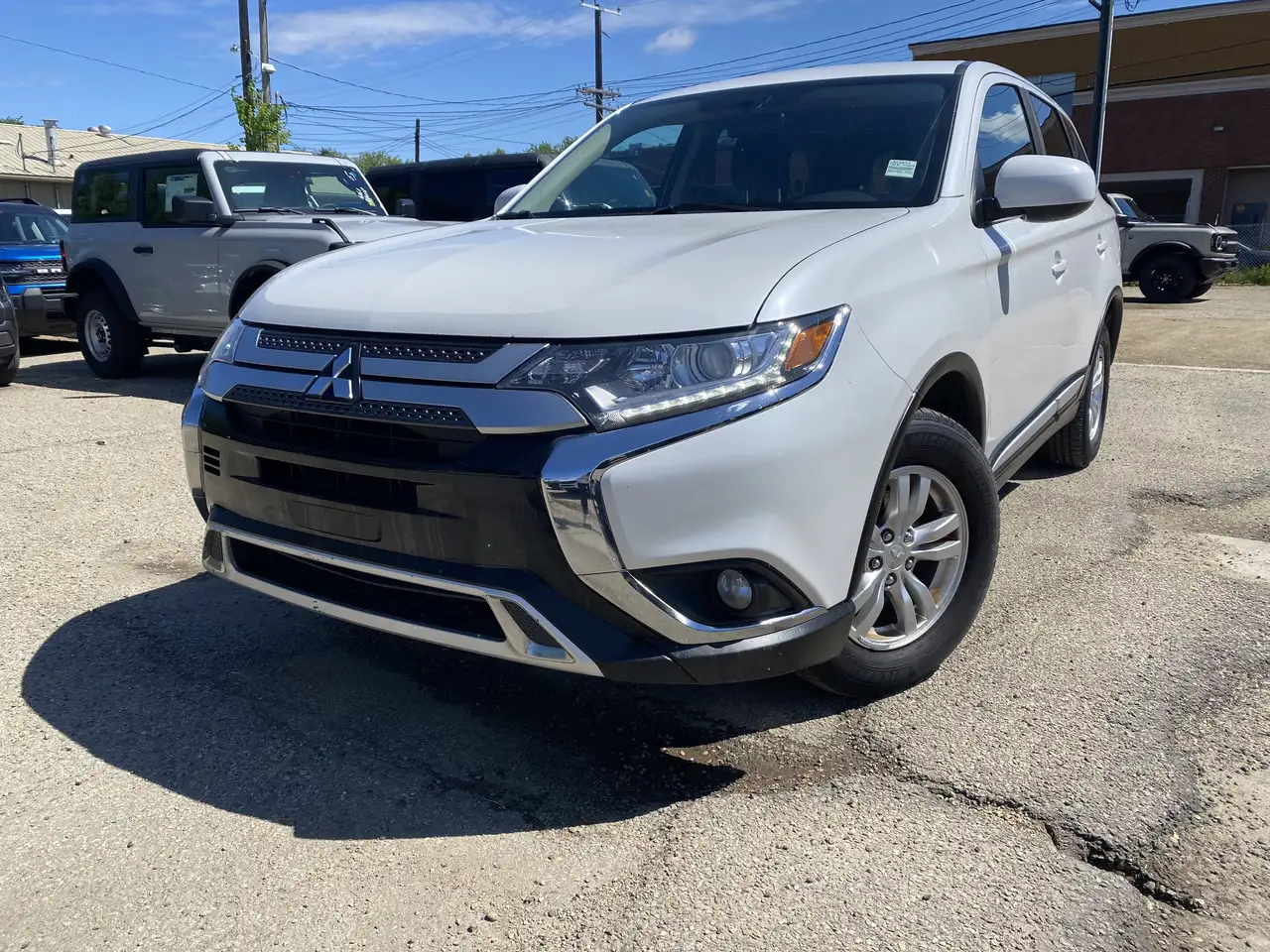 Mitsubishi Outlander снимка Mitsubishi Outlander