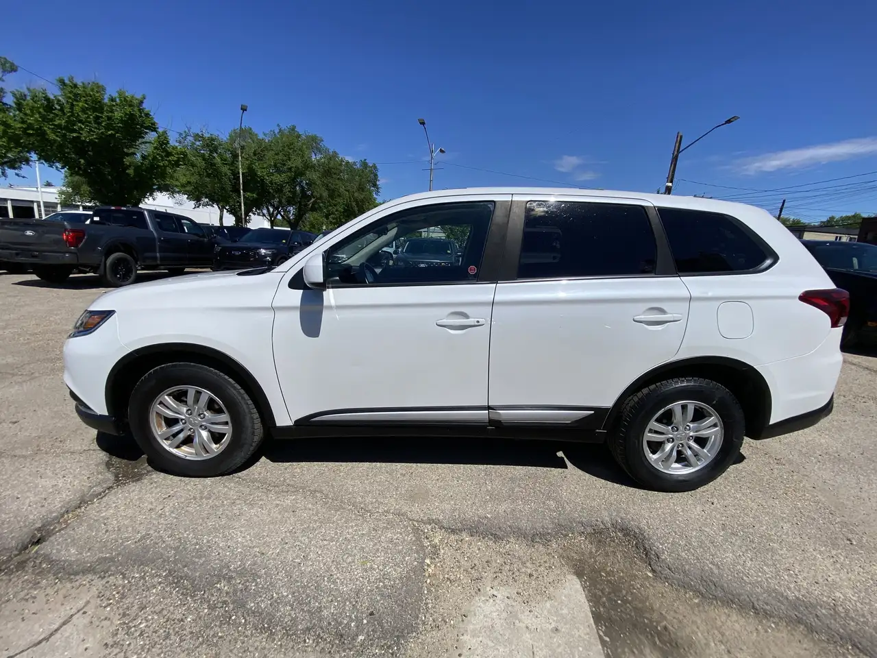 Mitsubishi Outlander снимка Mitsubishi Outlander