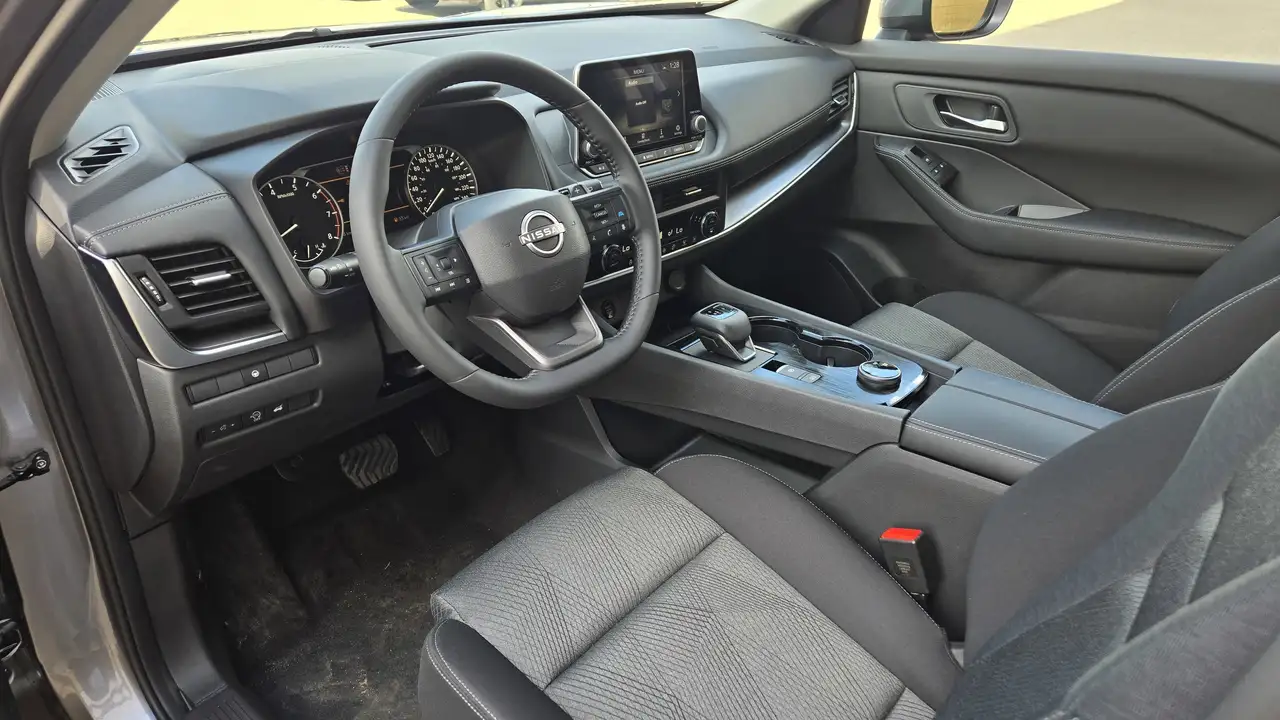 Nissan Rogue снимка Nissan Rogue
